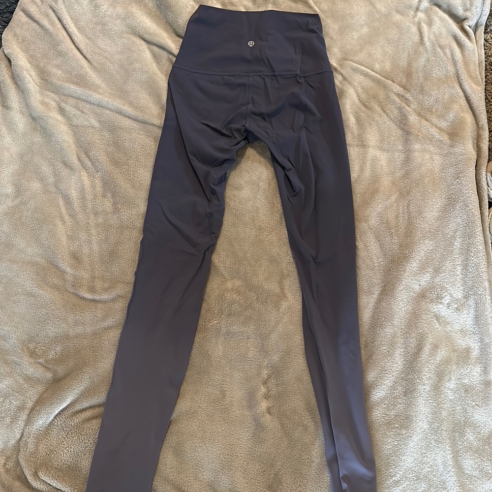 Lululemon ombre light purple color, leggings, like new no pilling
